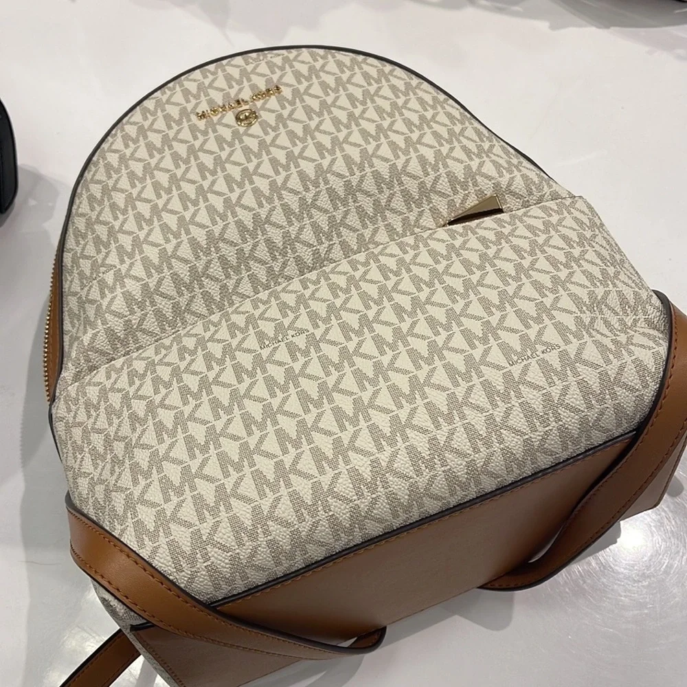 Michael Kors Womens Valerie Medium Logo Backpack 30F2G9VB2B-149 (Vanilla) NWT